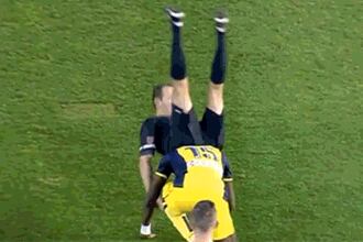 Referee's Embarrassing Fall in Valencia vs. Atletico Madrid Copa Del Rey Match