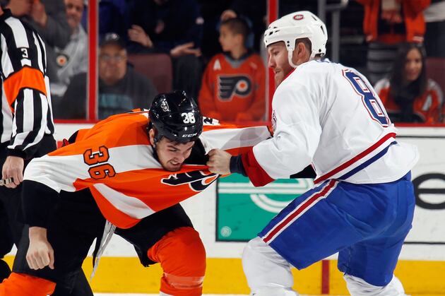 Video: Flyers' Rinaldo fights Habs'Prust