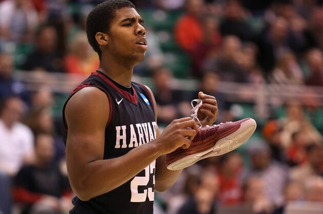 Amaker: Saunders Out Indefinitely Due to Knee Injury