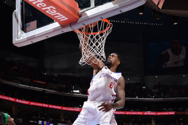 DeAndre Jordan Throws Down One-Handed Alley-Oop from Darren Collison
