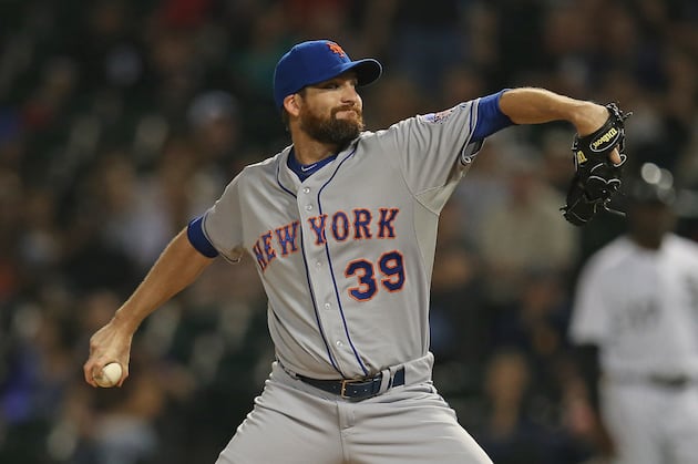 Mets Closer Parnell Cleared to Resume Pitching