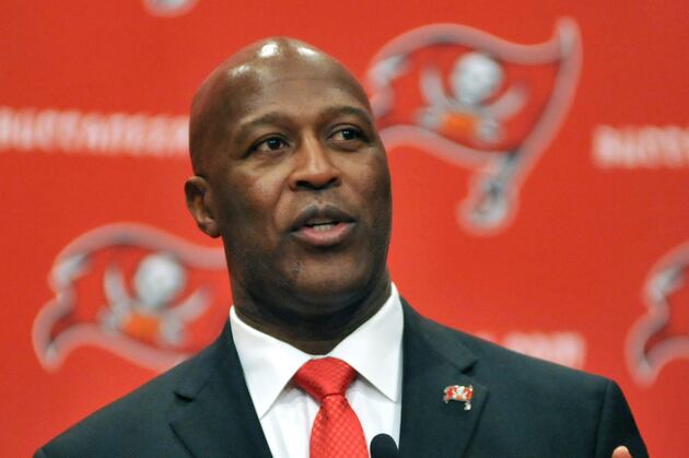 Smith Fills out Coaching Staff