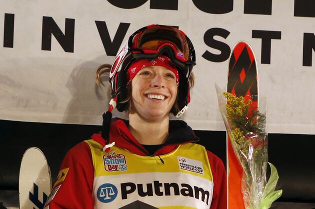 Kearney and Kingsbury Take Moguls Titles