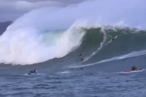 Surfers Capitalise on Extreme Weather in Europe – Video