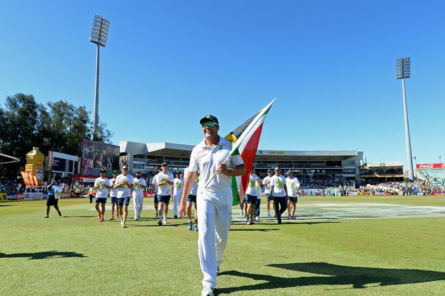Hi-res-459761663-jacques-kallis-of-south-africa-does-his-lap-of-honor_crop_north