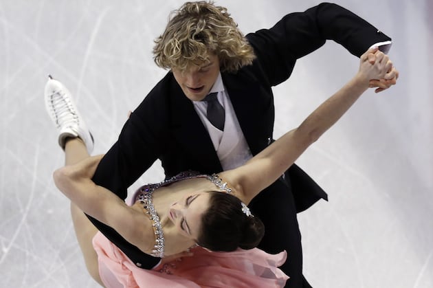 Davis, White Take 1st Dance Toward Record Title