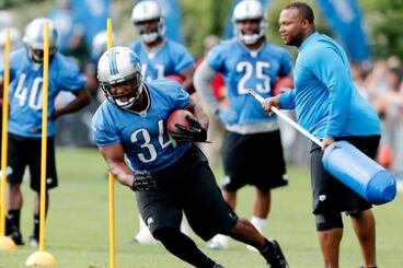 Report: Montell Owens Takes $395,000 Paycut to Remain with Detroit Lions