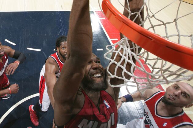 Heat's Oden Plays in First Game Since 2009