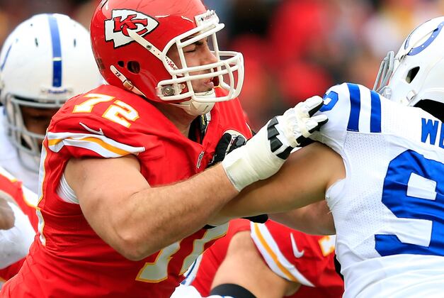 Chiefs Eric Fisher May Be in Line for a Switch from Right Tackle to Left