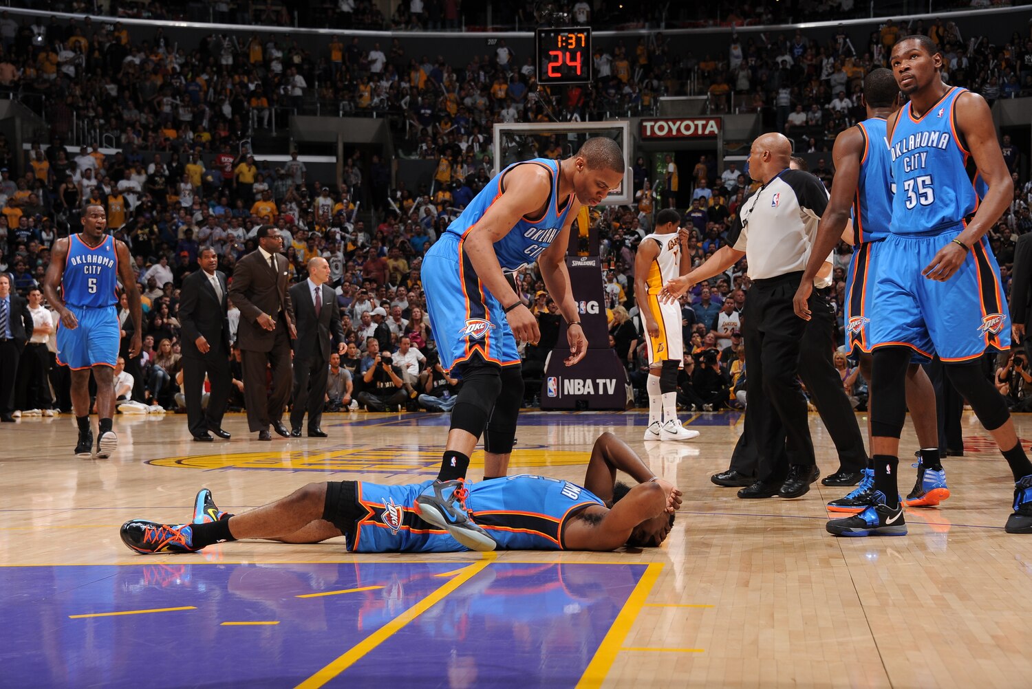 The Most Painful Cheap Shots in Sports Bleacher Report