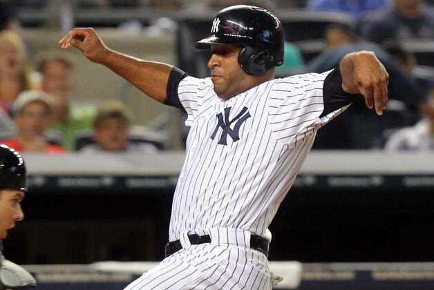 Yankees Release Vernon Wells