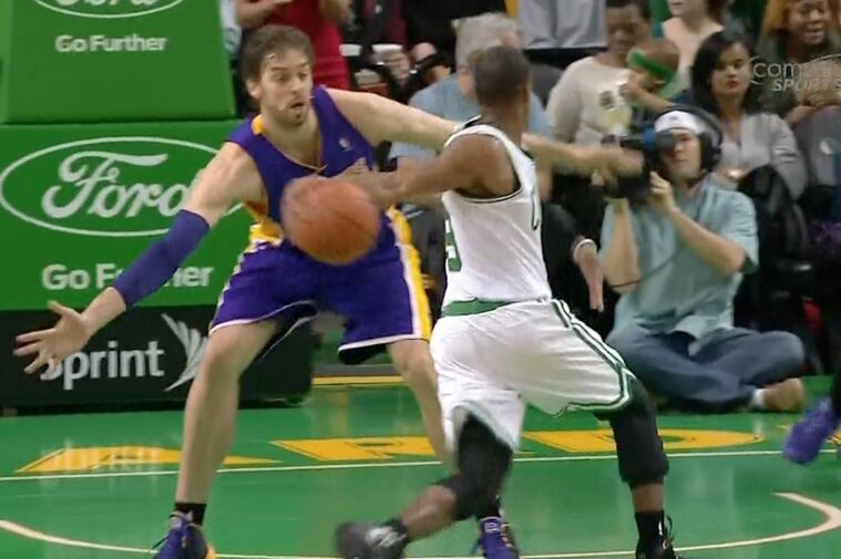 Rajon Rondo Impresses on First Baskets of Season for Boston Celtics