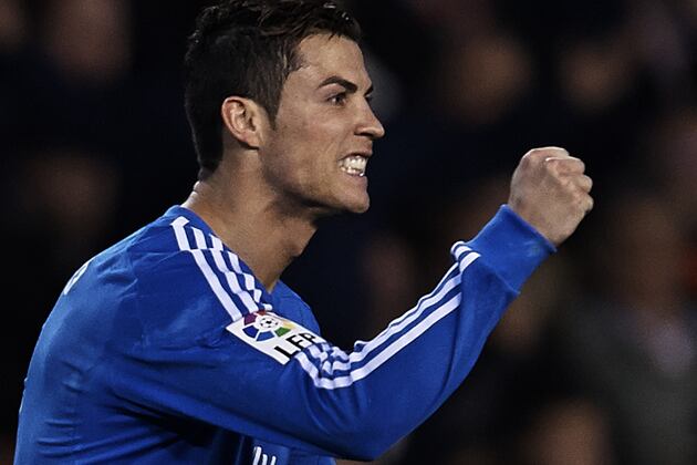 GIF: Cristiano Ronaldo Goal from Long-Range for Real Madrid at Real Betis