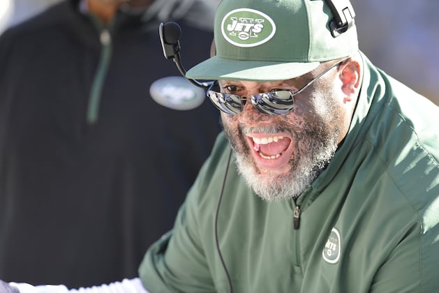 Jets Begin to Re-Sign Assistant Coaches
