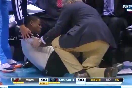 Chris Bosh Catches Referee with Elbow After Missing Shot