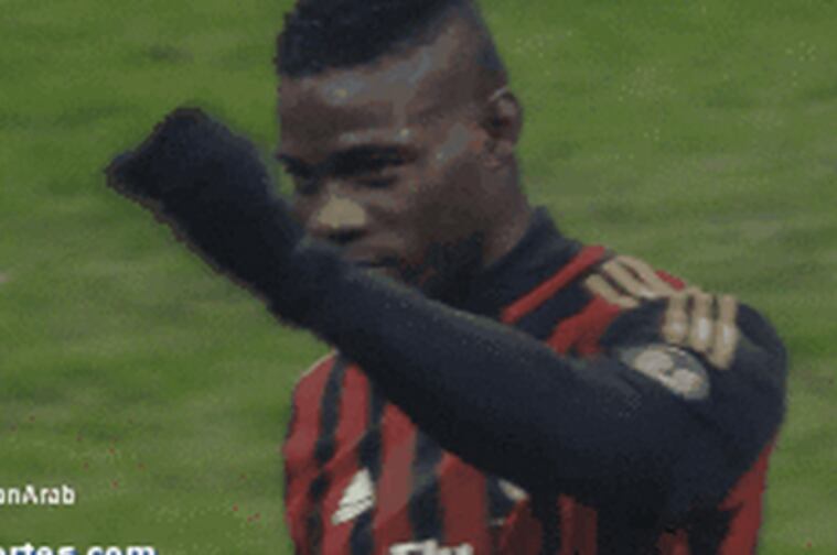 GIF: Mario Balotelli and Clarence Seedorf Exchange Gestures as Milan Win