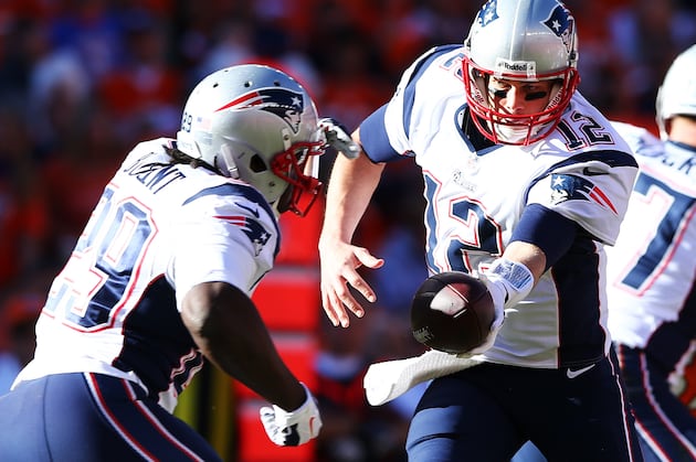 Patriots Struggle to Get Run Going in Loss to Broncos