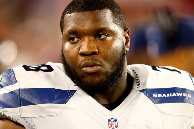 Rookie Lineman Alvin Bailey Helps Pave Way for Marshawn Lynch