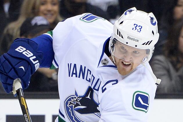 Henrik Sedin Won't Play Tuesday, Ending 'Iron Man' Streak at 679 Games