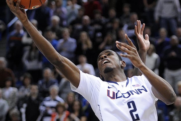 Daniels, Napier Lead UConn Over Temple 90-66