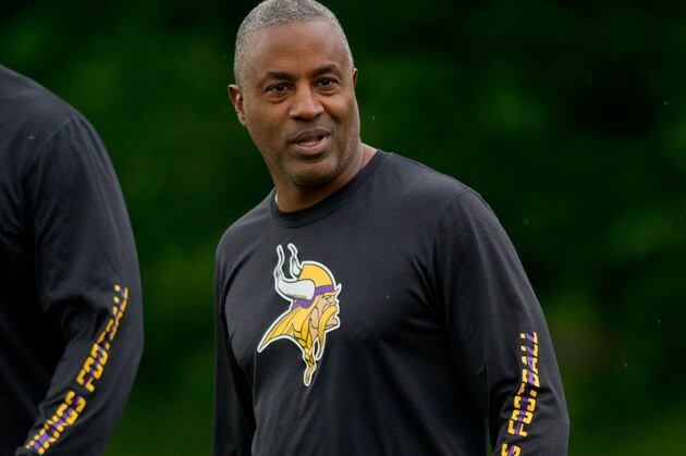 Craig Johnson Named New Running Backs Coach