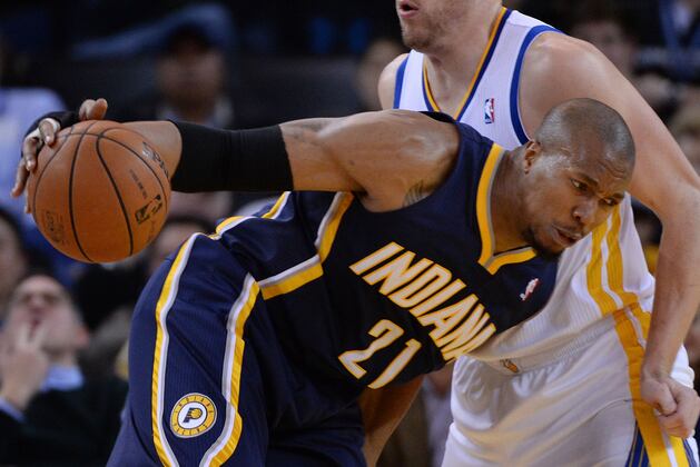 West Exits with Sprained Wrist vs. Suns