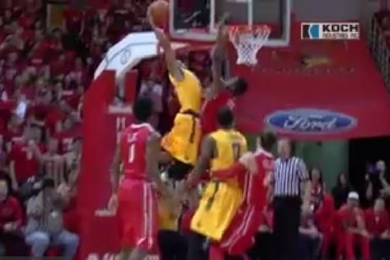 Wichita State's Tekele Cotton Posterizes Illinois State Player with Huge Slam