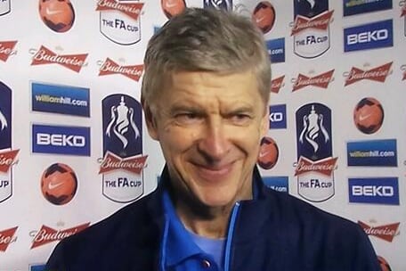 Arsene Wenger Gives Cheeky Smile When Asked About Julian Draxler