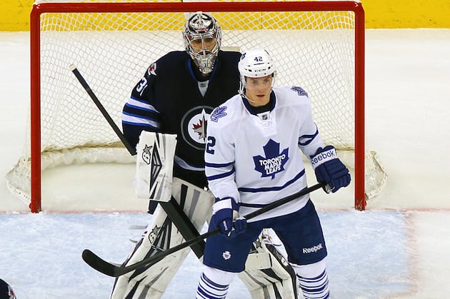 Surging Jets Beat Maple Leafs in OT