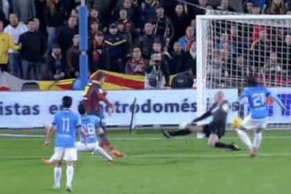 GIF: Gerard Pique Gives Barcelona the Lead Against Malaga