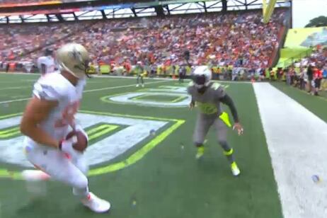 Weddle Attempts Block on Graham's Dunk