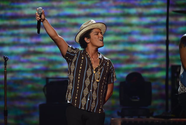 Super Bowl Performers 2014: Previewing National Anthem and Halftime Artists