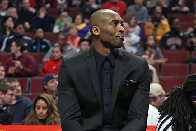 Kobe Bryant Says Knee Swelling Is