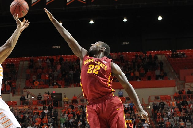 Watch: Dustin Hogue Player Crane-Kicks WVU Player