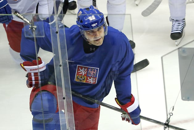 NHL Veteran Jaromir Jagr Eyes 700-Goal Mark Following the Sochi Olympics