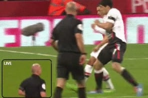 GIF: Luis Suarez Penalty Appeal Denied by Howard Webb vs. Arsenal