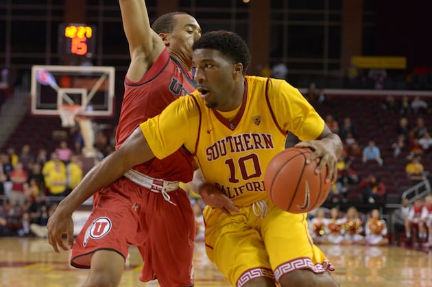 USC Loses Sixth Consecutive Game