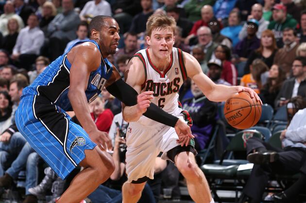 NBA: Bucks Have Just Enough to Edge Road-Poor Magic