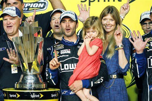 Chandra Johnson: Pictures of Daytona 500-Bound Jimmie Johnson's Wife