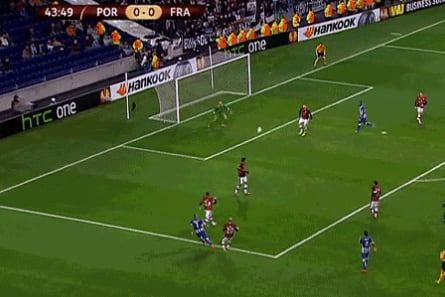 GIF: Ricardo Quaresma Scores a Ridiculous Golazo for Porto Against Frankfurt