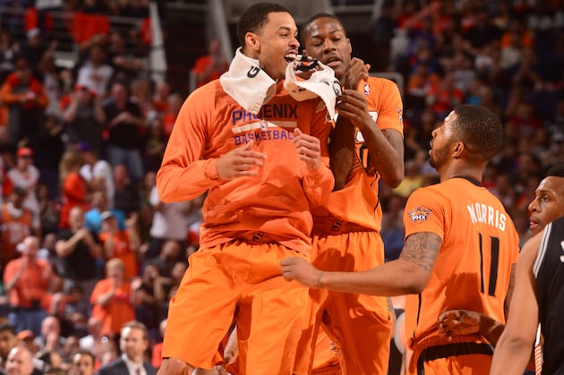 Suns Rout Spurs for 3rd Straight Win