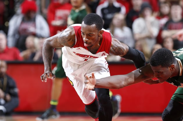 Louisville Wins Wild Game Thanks to Russ Smith Heroics over Cincinnati