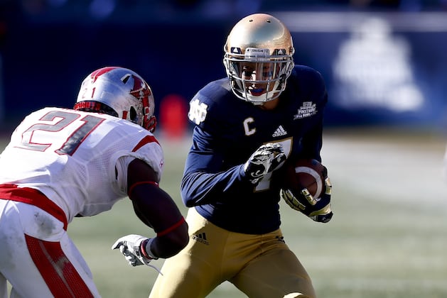 TJ Jones Runs Unofficial 4.40, 4.50 40-Yd Dashes