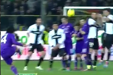 GIF: Matias Fernandez Nails Free-Kick Equaliser for Fiorentina Against Parma