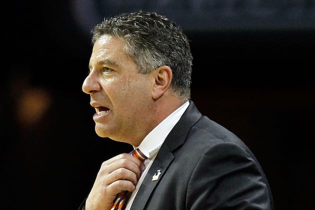 Do Tennessee Fans Want Bruce Pearl Back as Headcoach?