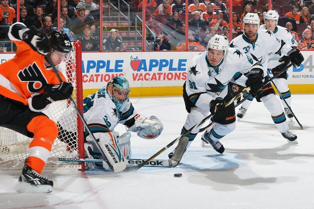 Pavelski's Hat Trick Lifts Sharks Past Flyers 7-3