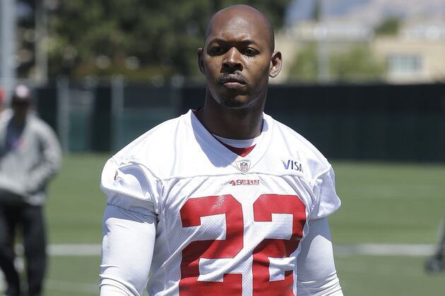 San Francisco 49ers: Should Carlos Rogers Stay, Even with a Pay Cut?