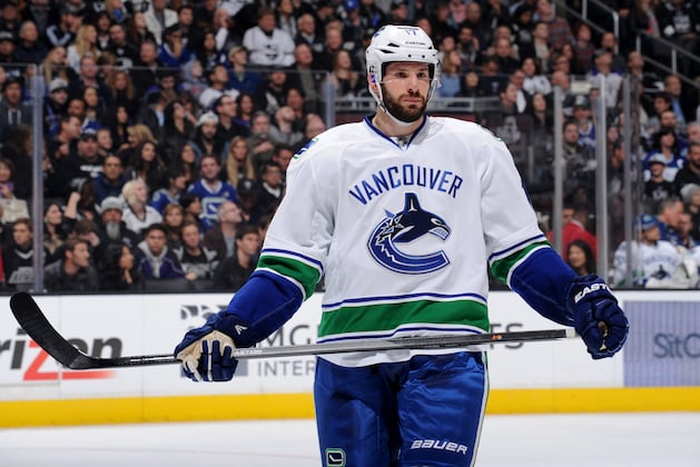 Ryan Kesler, Chris Tanev Return to Canucks' Line-Up for Match-Up with Wild