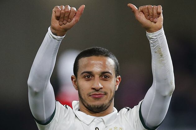 Thiago Alcantara Was Very Impressed with Linesman's Footy Skills