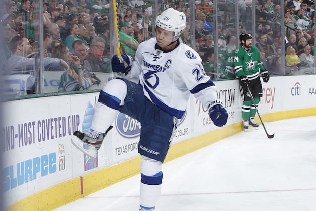 St. Louis Again Nets 2 as Lightning Top Stars